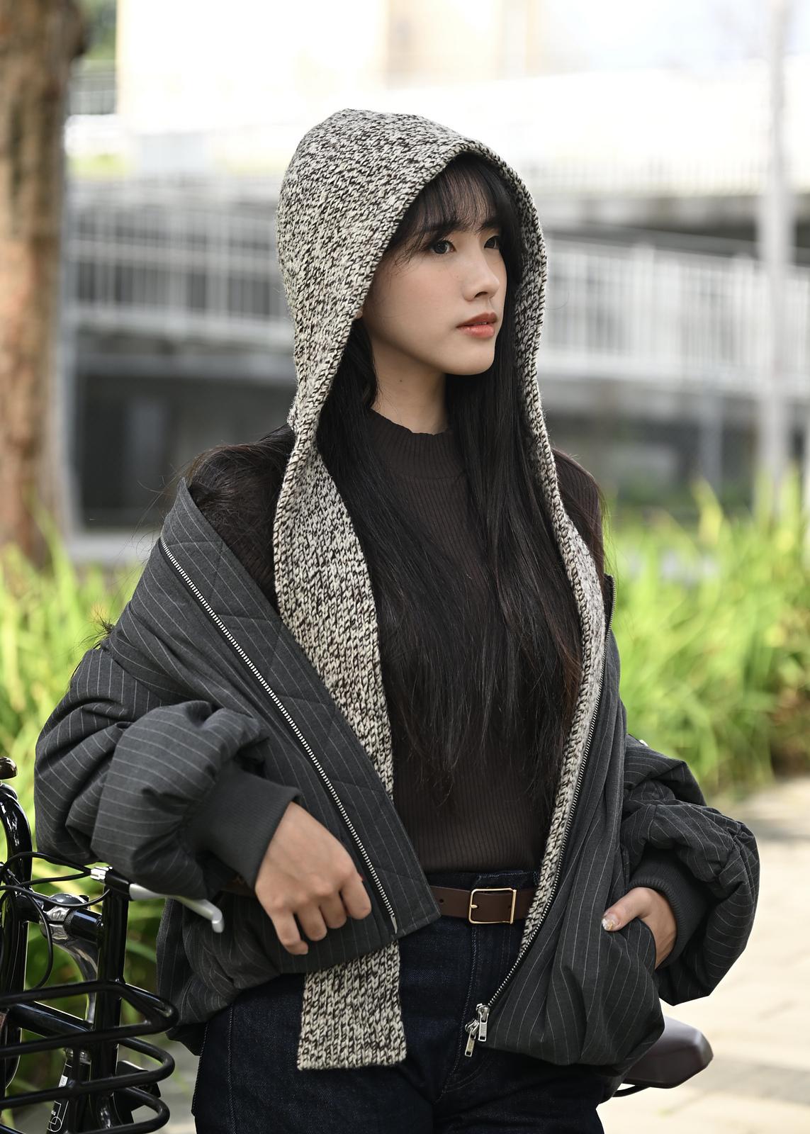 Avely Hood