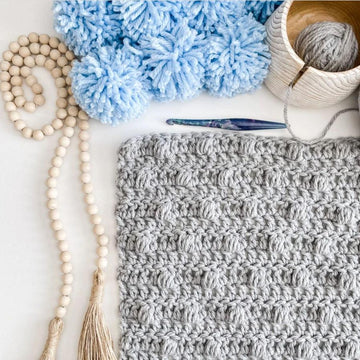Bulky & Quick Hooded Lamb Blanket