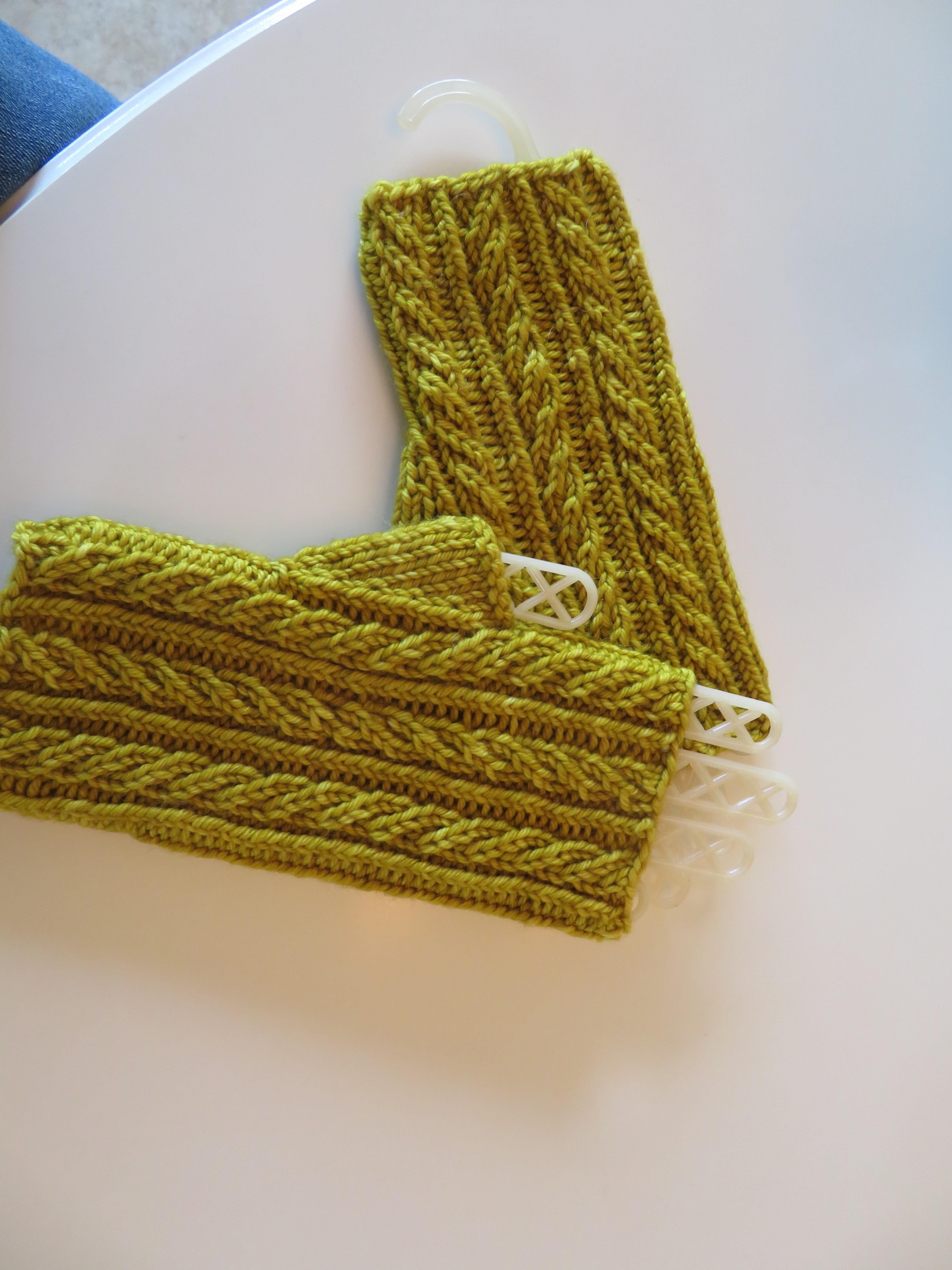 Peacedale Mitts