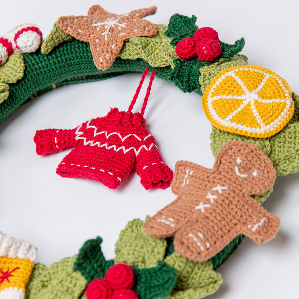 Paintbox Yarns Gingerbread Christmas Wreath Crochet Pattern