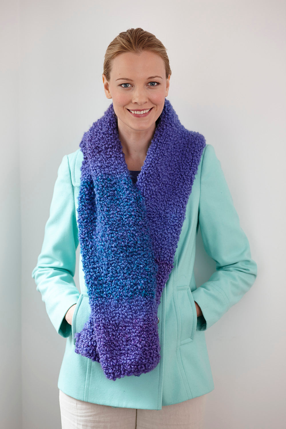 Simple One Ball ScarfÃ‚Â in Lion Brand Homespun Thick & Quick - L30125E