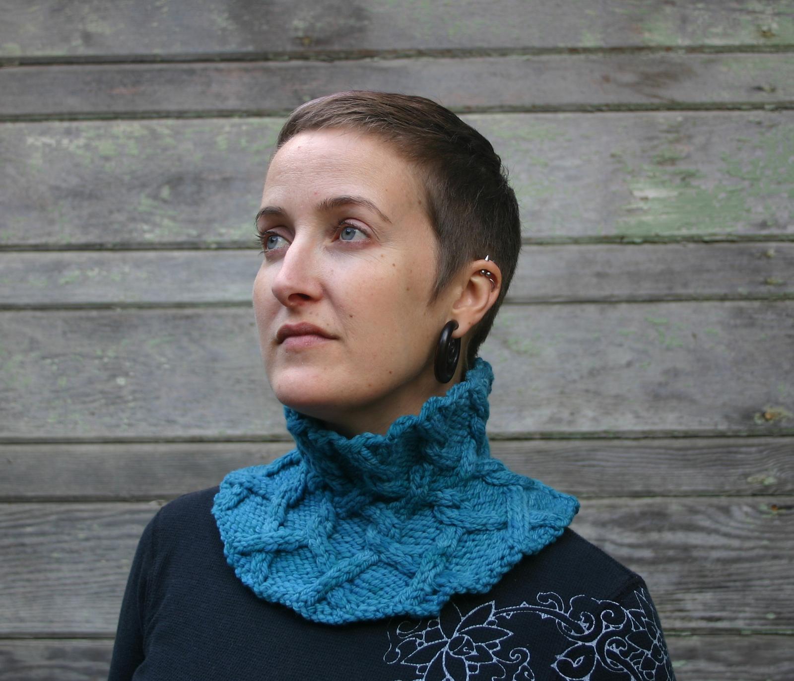 Entwined Cables Collar