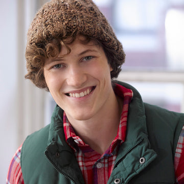 Weekend Ribbed Hat in Lion Brand Homespun - L32320 PDF