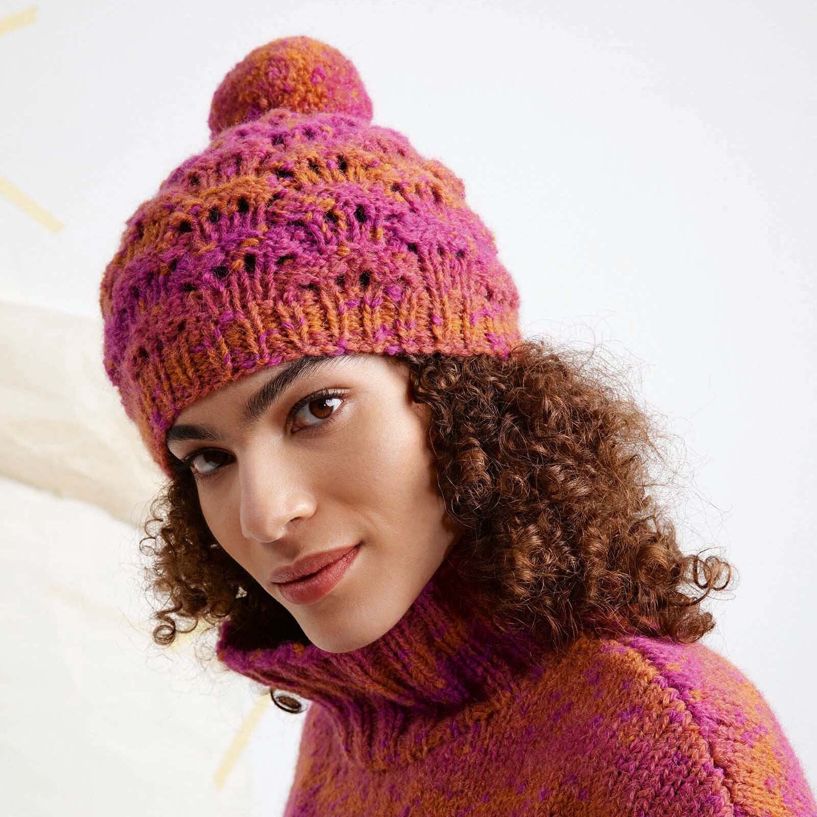 Lang Bobble Hat Knitting Pattern