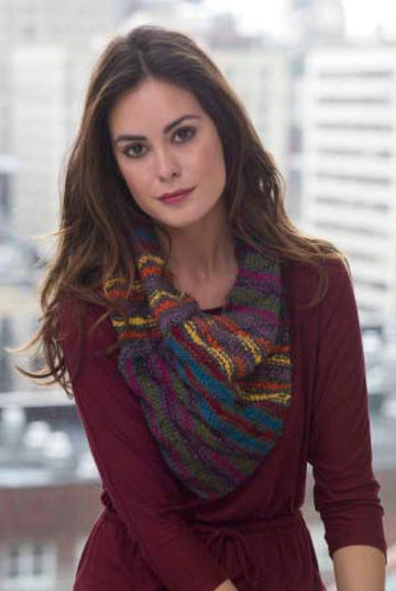 Daybreak Cowl in Lion Brand Vanna's Choice PDF