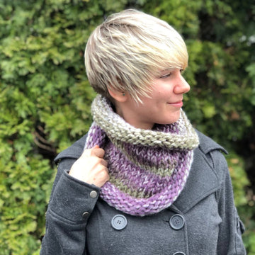 Stockinette Stitch Cowl Knitting Pattern