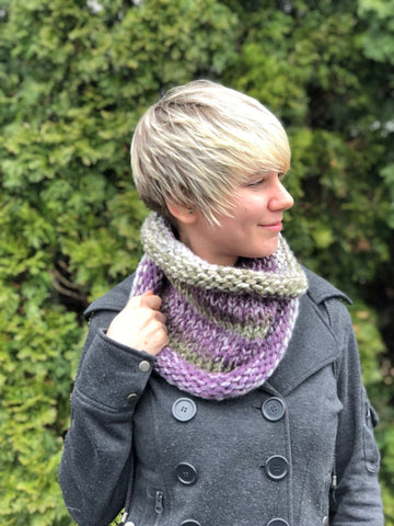 Stockinette Stitch Cowl Knitting Pattern