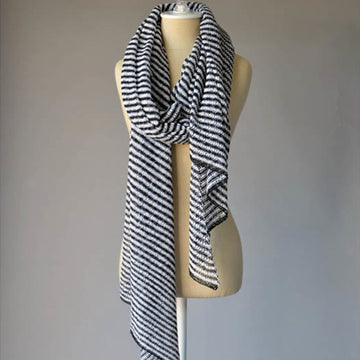 Universal Yarn Adelie Scarf Kit