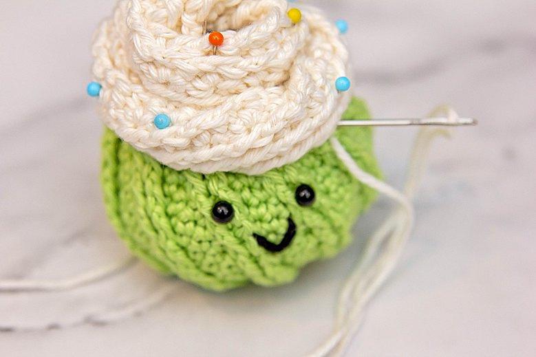 Glass Knife Pin Cushion