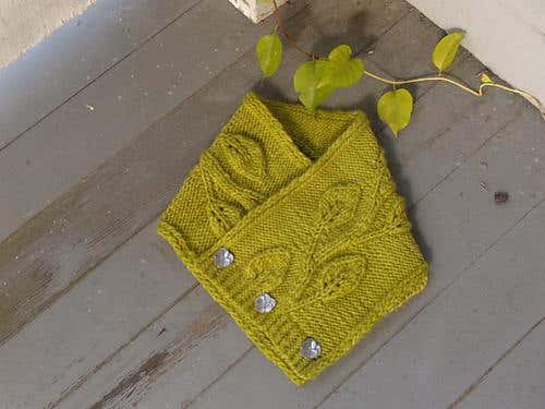 Tuscan Leaves Neckwarmer