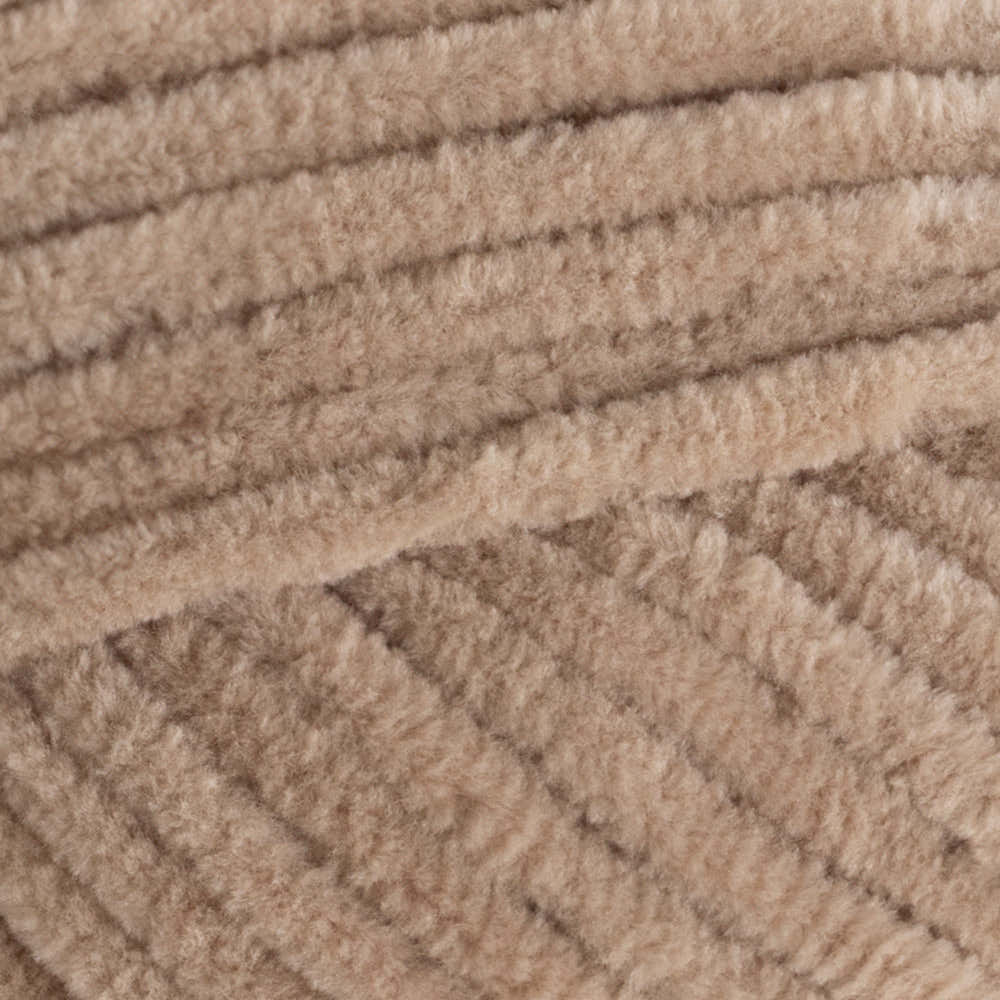 Universal Yarn Bella Chenille Yarn - Polyester Super Chunky
