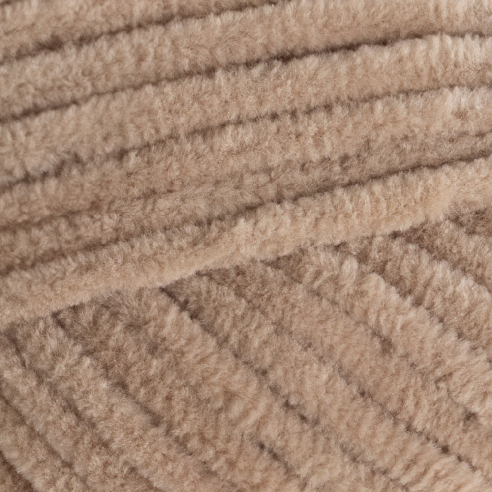 Universal Yarn Bella Chenille Yarn - Polyester Super Chunky