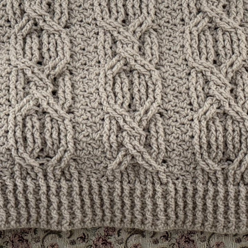 Balmoral Cabled Throw
