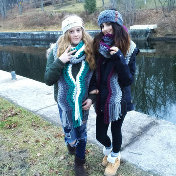 Bulky & Wavy Fringed Scarf
